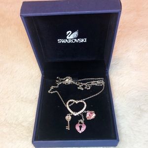 SOLD. Beautiful Swarovski Necklace ♥️